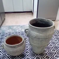 گلدان طوسی رنگ سالم و زیبا(۲عدد بزرگ و ۳ عدد کوچک)
