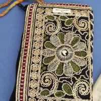 کیف پول پارچه ای کار دست سوزن دوزی شده