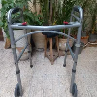 واکر چرخ دار