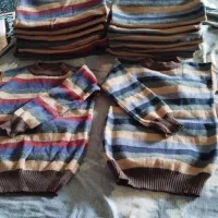 تعدادی لباس بافت بچگانه نو
