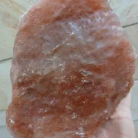 سنگ نمک در رنگهای خاص وزیبا که هرکجا پیدا نمیکنی