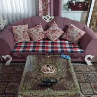 مبلمان ۷ نفره سالم به همراه میز ناهار خوری