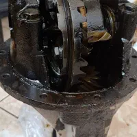 دیفرانسیل پیکان وانت و سینی زیر موتور پژو ۲۰۷