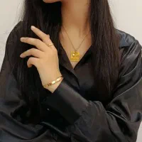 ست گردنبند و دستنبند استیل