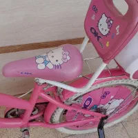 ۲عدد دوچرخه سایز ۱۲ و۲۰ صورتی داخل انباری بوده.