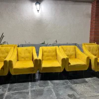 دو دست مبل زرد و طوسی