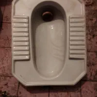 سنگ توالت  اسر ام و  رو شویی. با  پایه