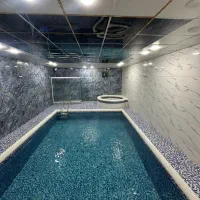 کلبه تمام چوب دوخوابه لاکچری آرسس با استخر بزرگ
