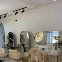 ۳ عدد اینه و یک‌کنسول در حد نو
