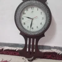 ساعت دیواری سالم وتمیز