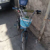 دوچرخه ۱۶ سالم لاستیک‌ها نو