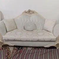 مبل راحتی تمیز به فروش می‌رسد