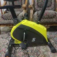 دوچرخه ثابت ورزشی