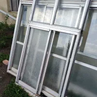 درب و پنجره آلومینیومی