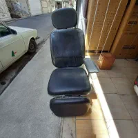 دو عدد صندلی