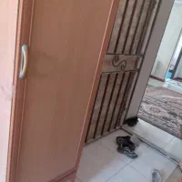یک عدد کمد ایستاده