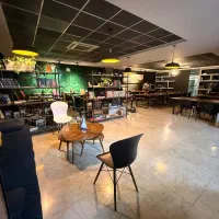 میز اشتراکی در فضای کار اشتراکی