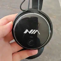 هدفون نو هست فقط شیشه ش خط افتاده