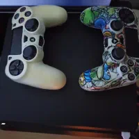 ps4 در حد نو همراه با ۲ دسته اورجینال ویک دسته فیک