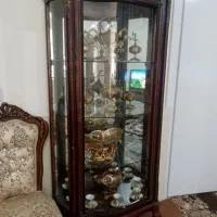 ویترین با چوب درجه 1 کاملا سالم بدون خش و خش وآسیب
