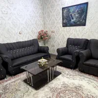 مبل چرم ۷ نفره با میز نهارخوری چوبی ۴ نفره
