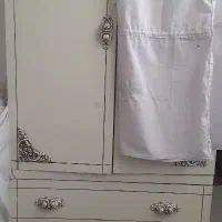 یه عدد کمد لباس