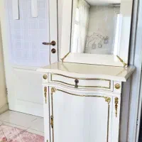 کنسول و آینه
