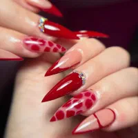 خدمات کاشت ناخن نوبت دهی سریع