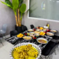 نیروی جوان اقا برای کار طباخی اتباع هم میپذیریم