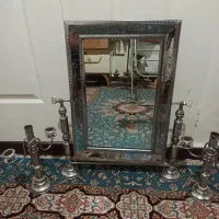 آینه و یک جفت شمعدان برنجی
