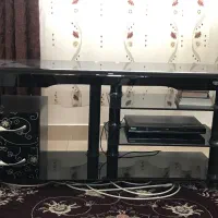 میز تلوزیون شیشه‌ای