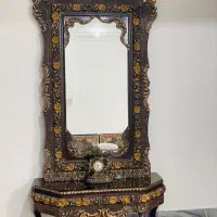 ساعت و آینه وکنسول