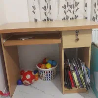 میز چوبی