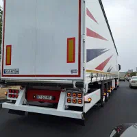 منشی و دستیار خانم با فن بیان قوی