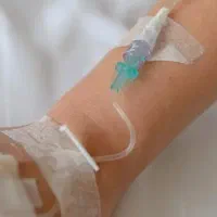 تزریقات سرم پرستار پزشک متخصص داخلی