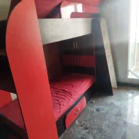 تخت و خواب ،میزتحریر و کتابخانه