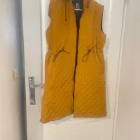 مانتو و پافر و شومیز ومانتو پرستاری در حد نو