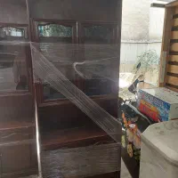 ویترین و کتابخانه