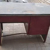 میز فلزی