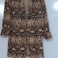 تعدادی مانتو وشومیز در حدنونو