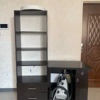 میز تحریر و قفسه کتابخونه