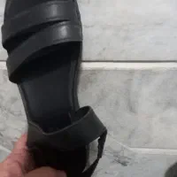 یک جفت صندل شیما ۴۰ یک جفت کفش اکو ۳۸