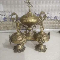 شکلات خوری  وزنش ۴کیلو   دوعدد قندان  وزنش ۱ کیلو