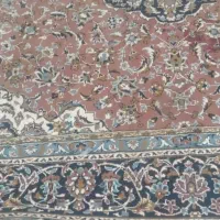 فرش سالم تمیز بدون هیچ گونه پارگی