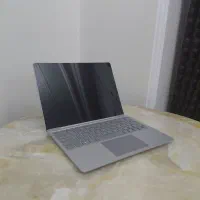 لپ تاپ مایکروسافت i5 ، صفحه نمایش 2K لمسی