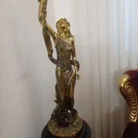 مجسمه‌ آباژور