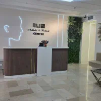 اپراتور خانم لیزر