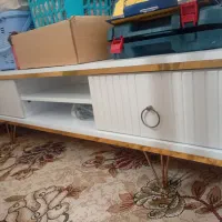 زیر تلویزون
