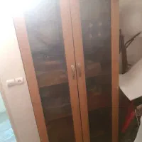 کتابخانه چوبی شیشه ای