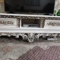 میز تلویزیون کارکرده و نو چوب ام دی اف میباشد